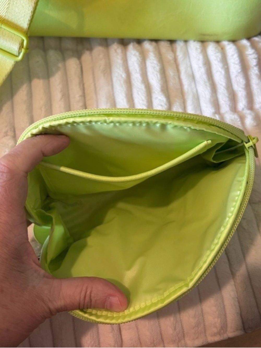 2 Beis Lime Green Make up bags - Picture 3 of 3